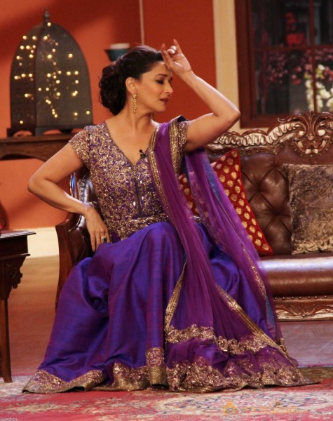 Madhuri Dedh Ishqiya Promotion Photos