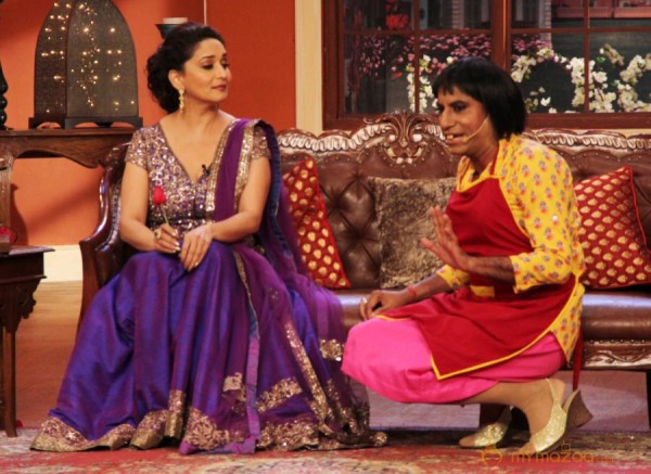 Madhuri Dedh Ishqiya Promotion Photos