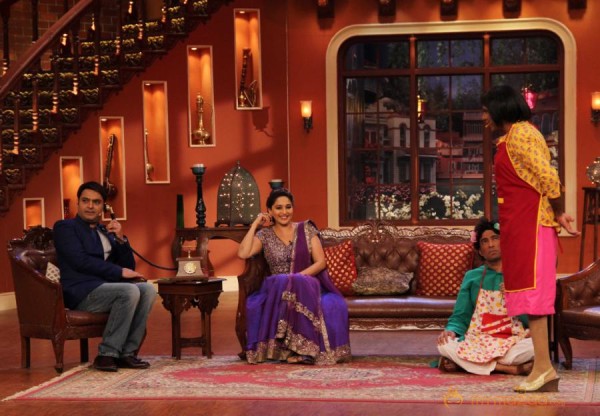 Madhuri Dedh Ishqiya Promotion Photos