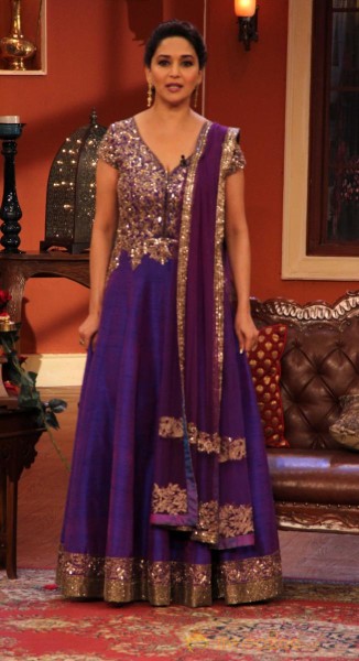Madhuri Dedh Ishqiya Promotion Photos