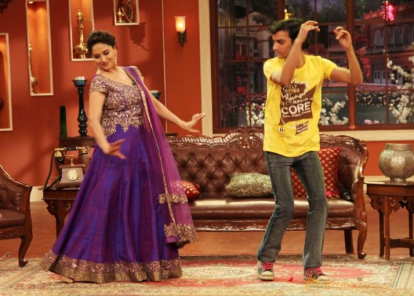 Madhuri Dedh Ishqiya Promotion Photos