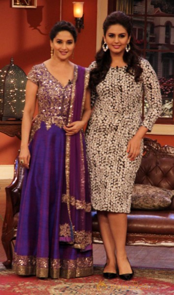 Madhuri Dedh Ishqiya Promotion Photos