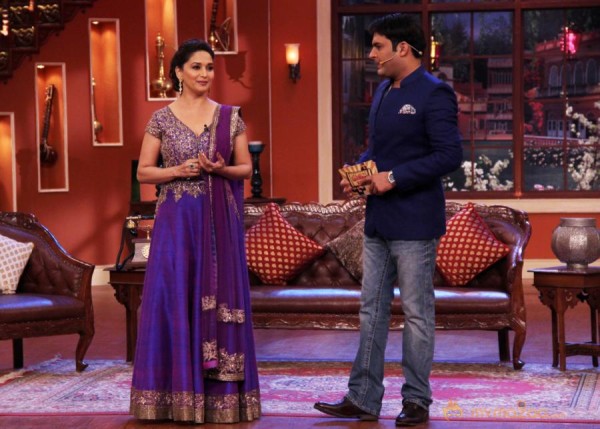 Madhuri Dedh Ishqiya Promotion Photos