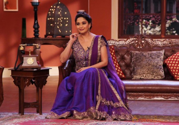 Madhuri Dedh Ishqiya Promotion Photos