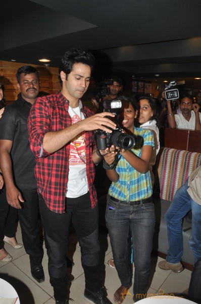 Main Tera Hero Pramotion Photos