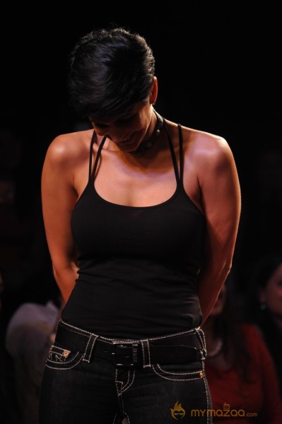 Mandira Bedi at Myntra Fashion Show 2014