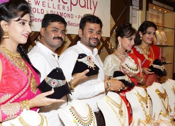 Manepally Dhanteras Jewellery Collections Launch Photos