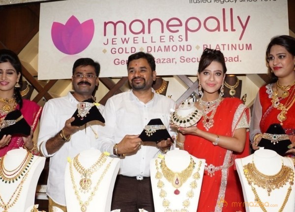 Manepally Dhanteras Jewellery Collections Launch Photos