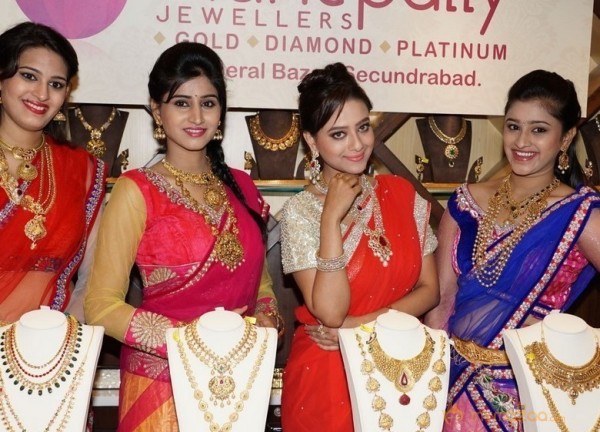 Manepally Dhanteras Jewellery Collections Launch Photos