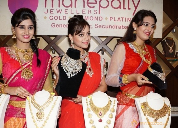 Manepally Dhanteras Jewellery Collections Launch Photos