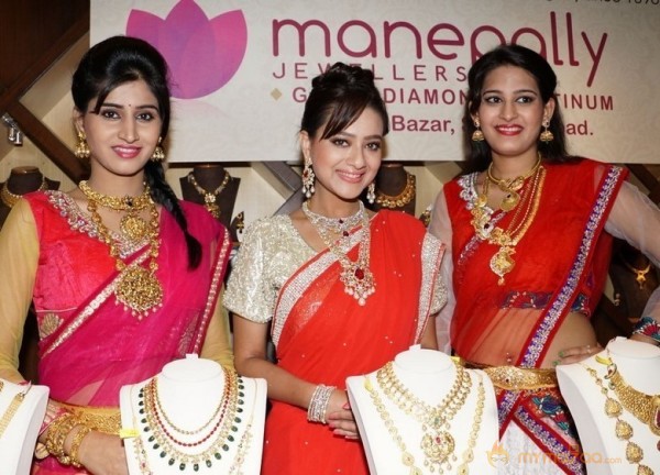 Manepally Dhanteras Jewellery Collections Launch Photos