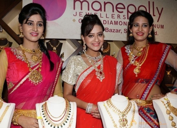 Manepally Dhanteras Jewellery Collections Launch Photos