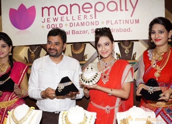 Manepally Dhanteras Jewellery Collections Launch Photos