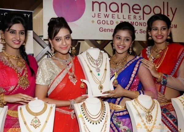 Manepally Dhanteras Jewellery Collections Launch Photos