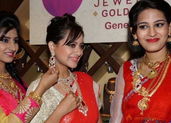 Manepally Dhanteras Jewellery Collections Launch Photos