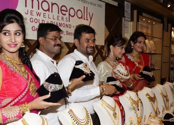 Manepally Dhanteras Jewellery Collections Launch Photos