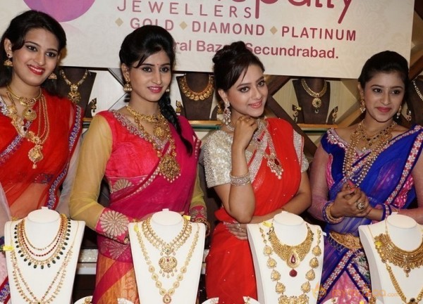 Manepally Dhanteras Jewellery Collections Launch Photos