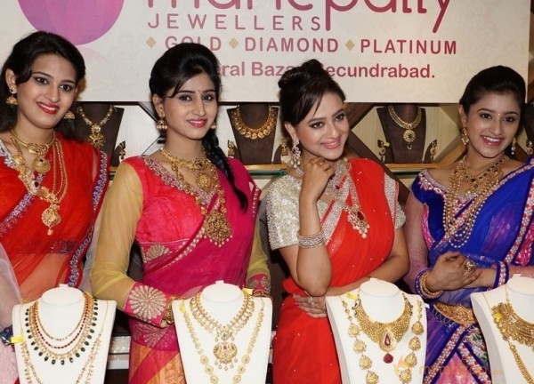 Manepally Dhanteras Jewellery Collections Launch Photos