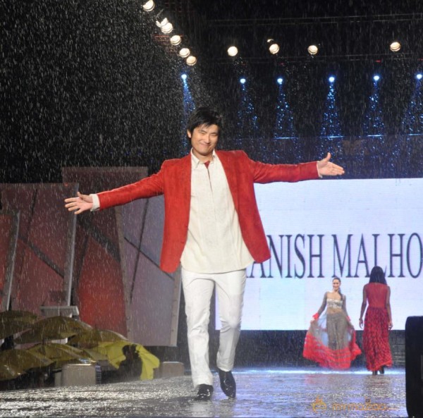 Manish Malhotra & Shaina NC For CPAA Fashion Show 