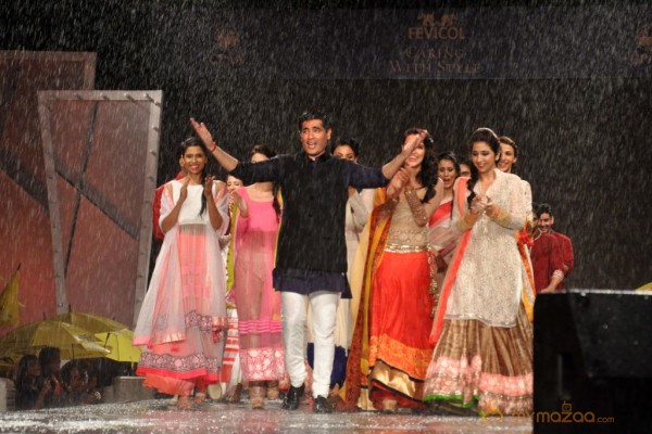 Manish Malhotra & Shaina NC For CPAA Fashion Show 