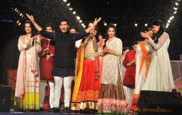 Manish Malhotra & Shaina NC For CPAA Fashion Show 