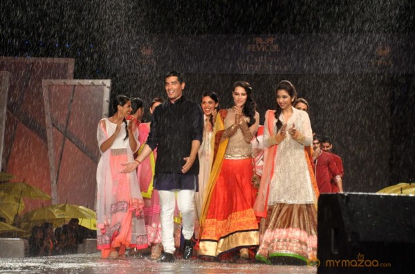Manish Malhotra & Shaina NC For CPAA Fashion Show 