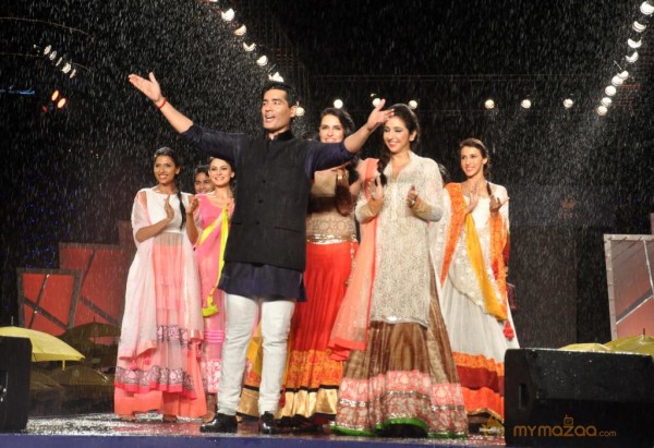 Manish Malhotra & Shaina NC For CPAA Fashion Show 