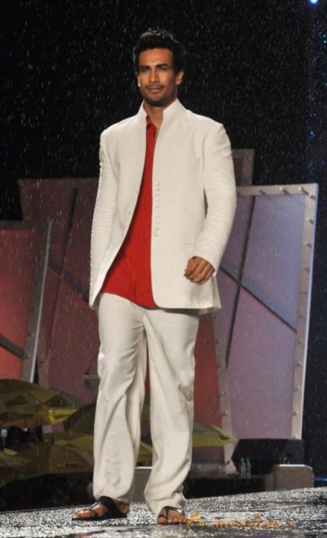 Manish Malhotra & Shaina NC For CPAA Fashion Show 
