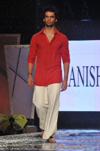 Manish Malhotra & Shaina NC For CPAA Fashion Show 