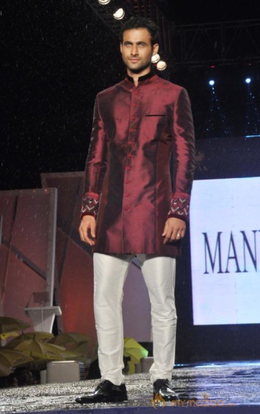 Manish Malhotra & Shaina NC For CPAA Fashion Show 