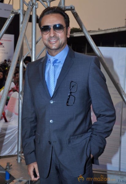 Manish Malhotra & Shaina NC For CPAA Fashion Show 