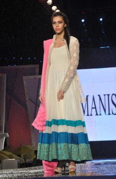 Manish Malhotra & Shaina NC For CPAA Fashion Show 