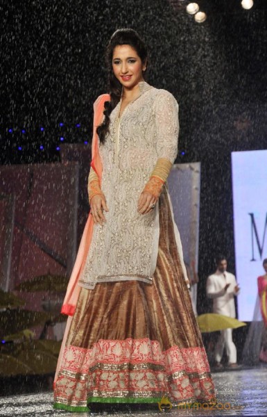 Manish Malhotra & Shaina NC For CPAA Fashion Show 