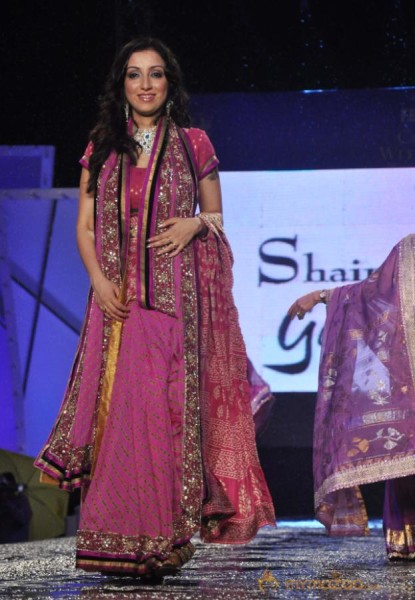 Manish Malhotra & Shaina NC For CPAA Fashion Show 