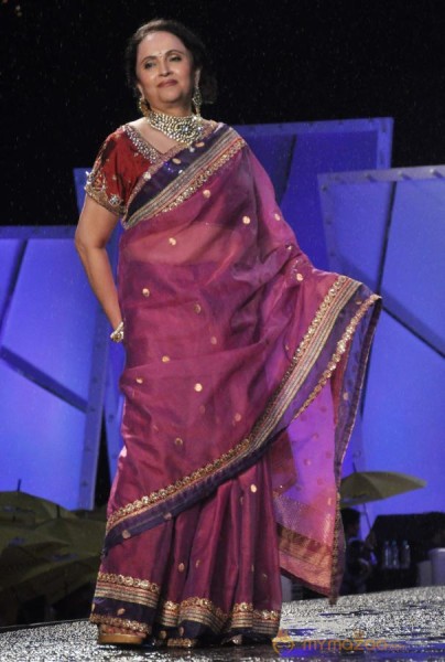 Manish Malhotra & Shaina NC For CPAA Fashion Show 