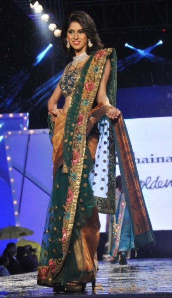 Manish Malhotra & Shaina NC For CPAA Fashion Show 