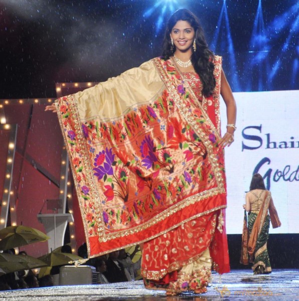 Manish Malhotra & Shaina NC For CPAA Fashion Show 