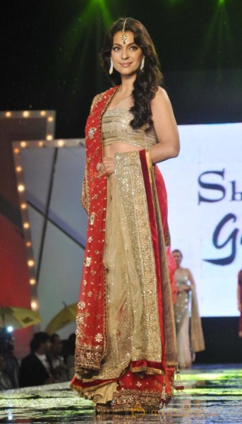 Manish Malhotra & Shaina NC For CPAA Fashion Show 