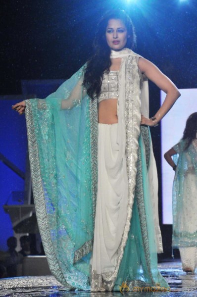 Manish Malhotra & Shaina NC For CPAA Fashion Show 