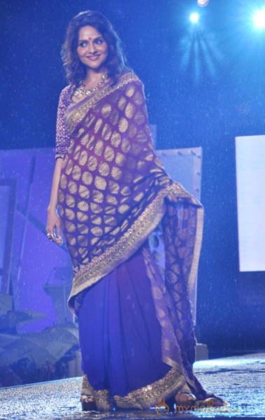 Manish Malhotra & Shaina NC For CPAA Fashion Show 