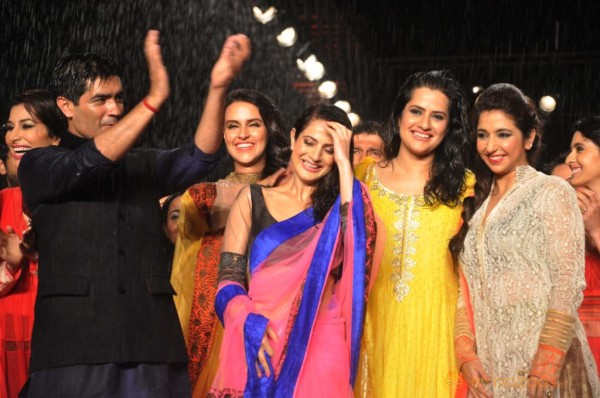 Manish Malhotra & Shaina NC For CPAA Fashion Show 