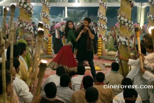 MATRU KI BIJLEE KA MANDOLA MOVIE GALLERY