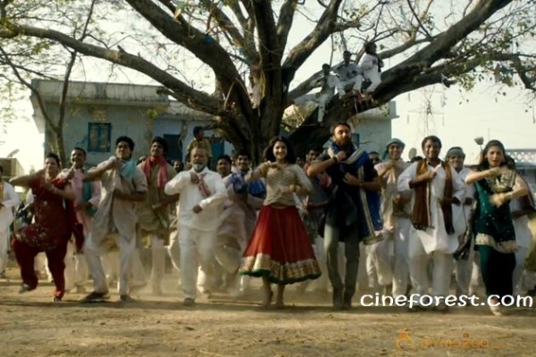 MATRU KI BIJLEE KA MANDOLA MOVIE GALLERY