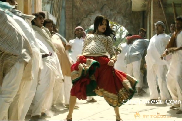 MATRU KI BIJLEE KA MANDOLA MOVIE GALLERY