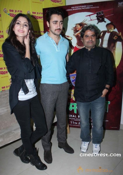 MATRU KI BIJLEE KA MANDOLA MOVIE PICS