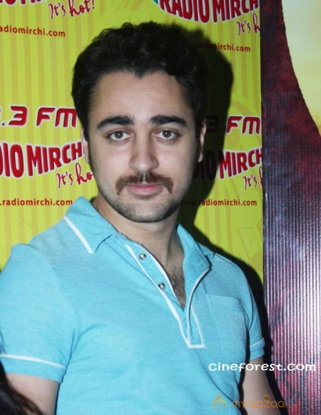 MATRU KI BIJLEE KA MANDOLA MOVIE PICS
