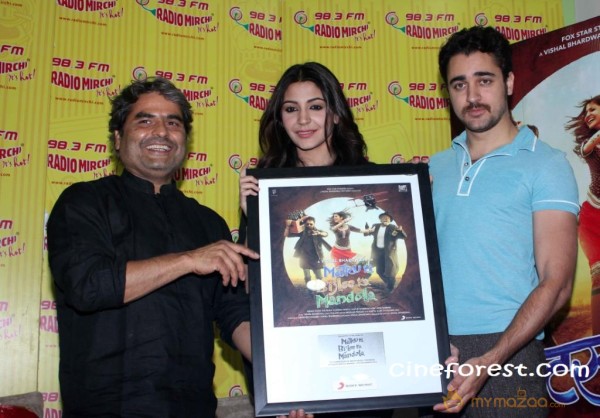 MATRU KI BIJLEE KA MANDOLA MOVIE PICS