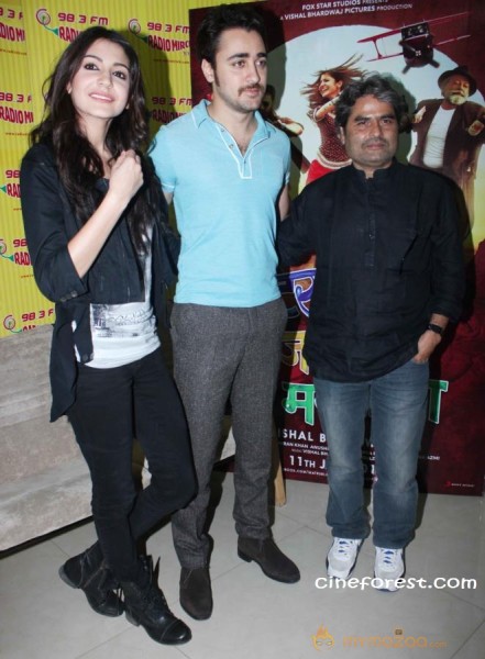 MATRU KI BIJLEE KA MANDOLA MOVIE PICS