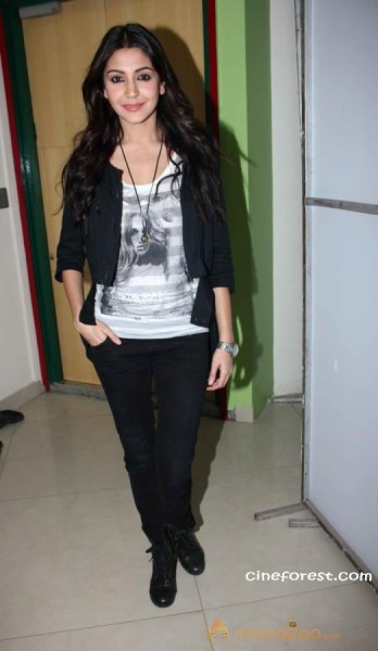 MATRU KI BIJLEE KA MANDOLA MOVIE PICS