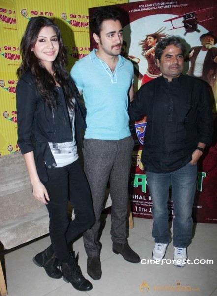 MATRU KI BIJLEE KA MANDOLA MOVIE PICS